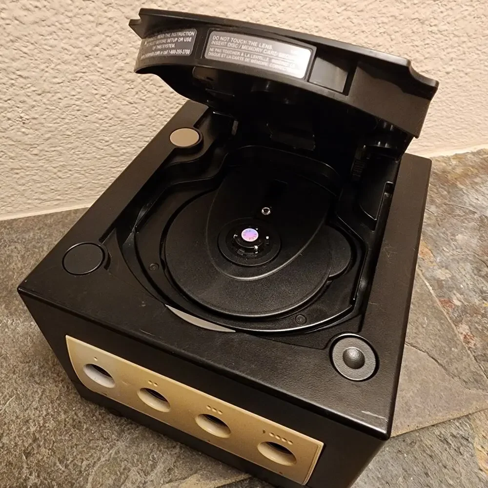 Hardware - Gamecube System (Black) w/ 1 Pad & Cables - Nintendo